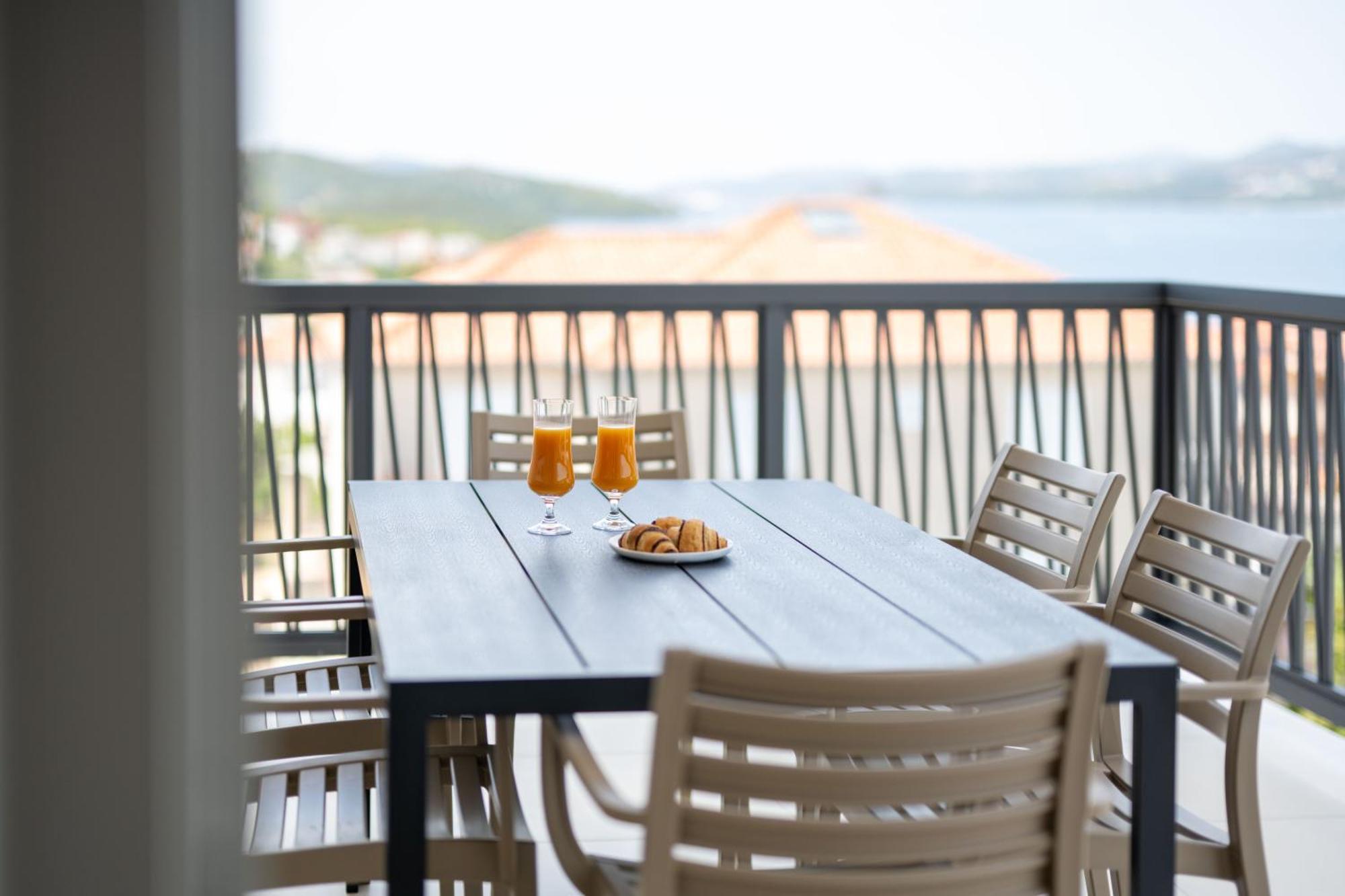 Lush Suites Trogir Exterior photo