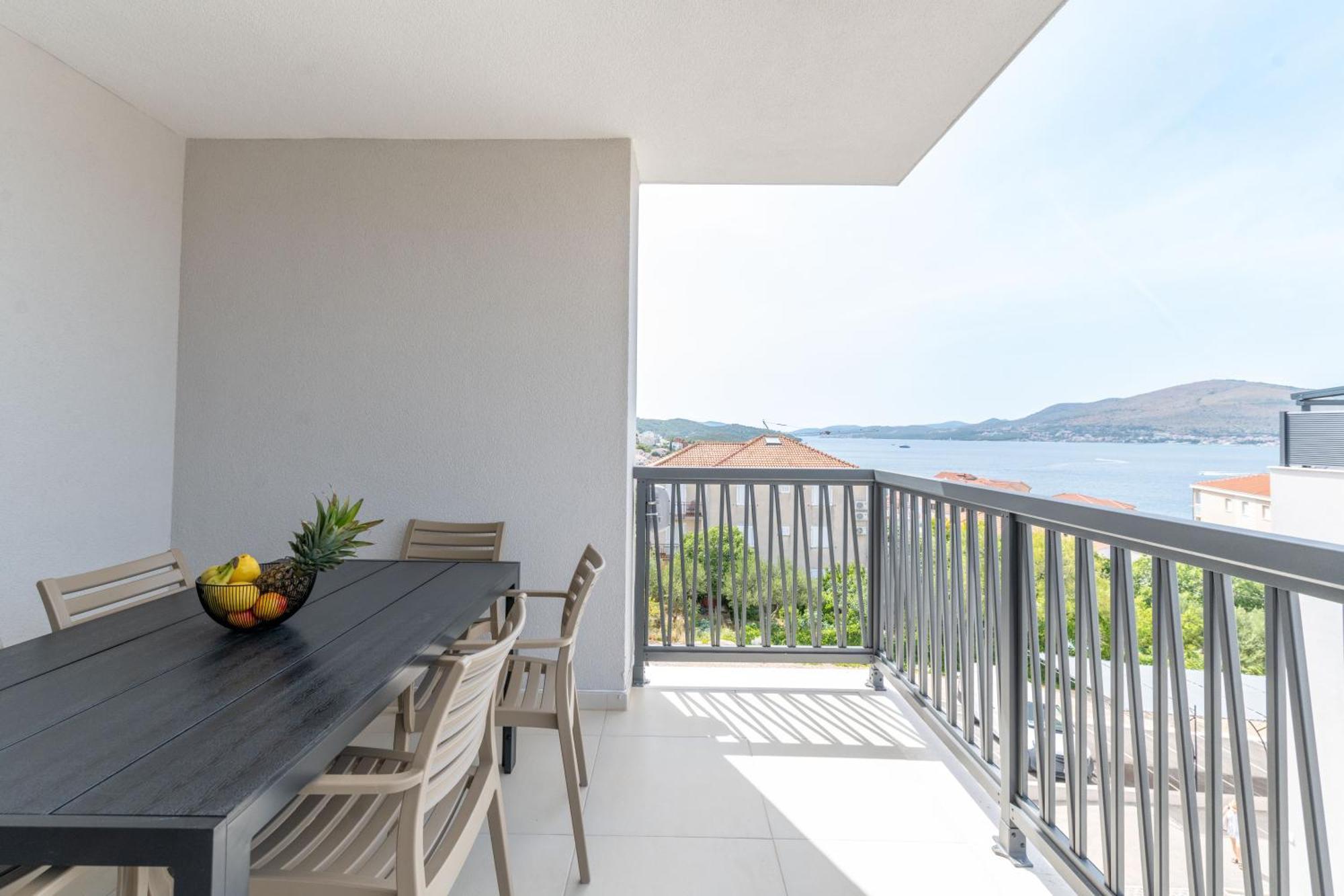 Lush Suites Trogir Exterior photo